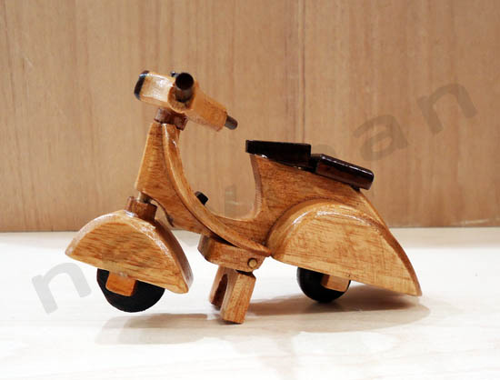 DSC01227 xylini vespa 221604 copy