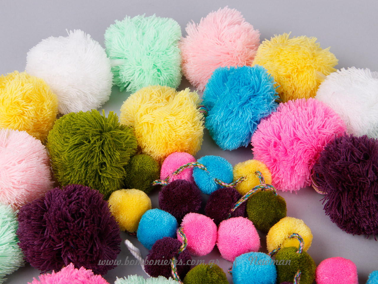 γιρλάντες πομ πομ pom-pom garland