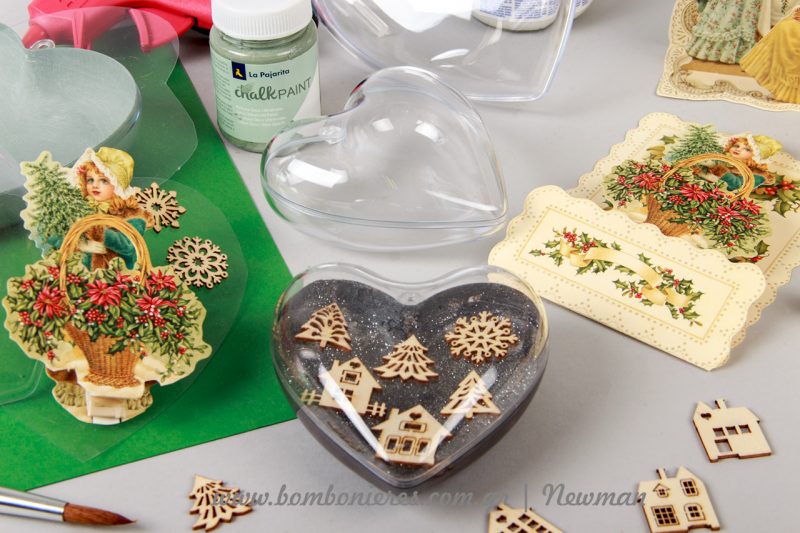 DIY καρδιά διάφανη που ανοίγει στη μέση