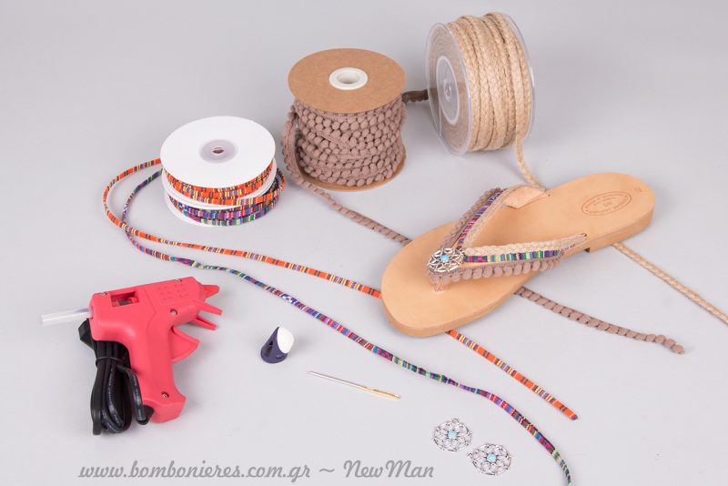 Hippie ethnic πινελιές και μεταλλική ονειροπαγίδα για ένα καλοκαιρινό, πολύχρωμο και χαλαρό στιλ.