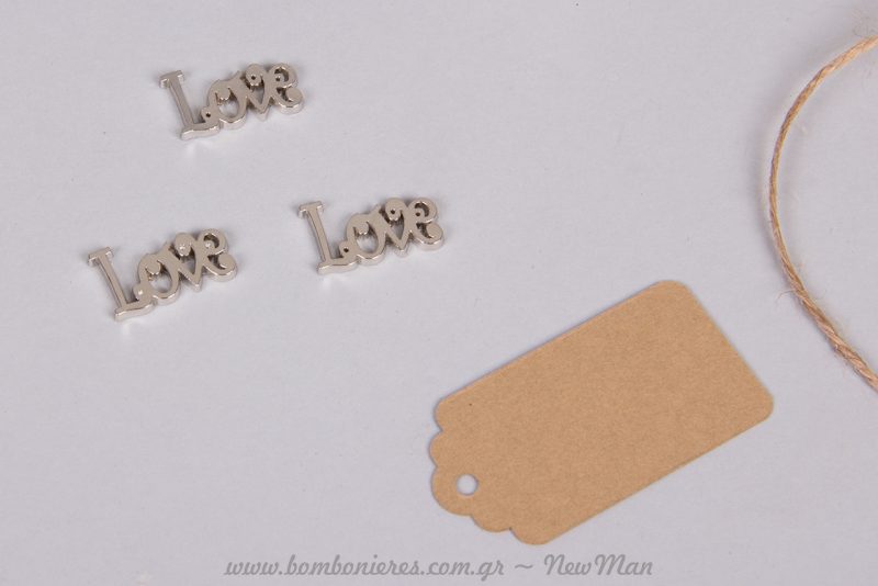 Ετικέτα Eco Brown (3,2x 5,2εκ.) και μεταλλικό στοιχείο LOVE.