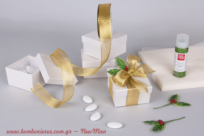 Χρησιμοποιήστε Glitter Glue green για να βάψετε τα φύλλα του γκι, και να τους δώσετε μια ξεχωριστή λάμψη.