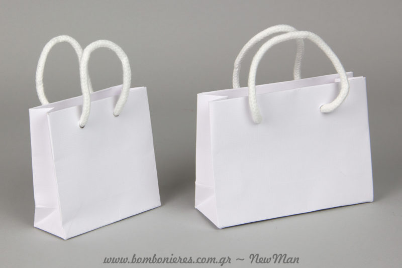 Xartines tsantes Gofrato 230gr se lefko xrwma kai se dyo diastaseis: 10 x 10 x 4cm kai 14 x 10 x 5cm.
