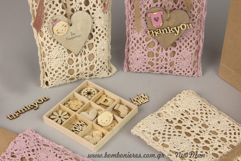 Set mikrodiakosmitikwn 27 temaxiwn Mini Baby Girl (3cm): louloudaki, proswpaki mwroy, formaki, kaltsoyles, papoutsakia ka.)