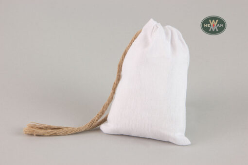 yfasmatino-pougki-me-plaino-desimo-newman-packaging-bombonieres-leyko